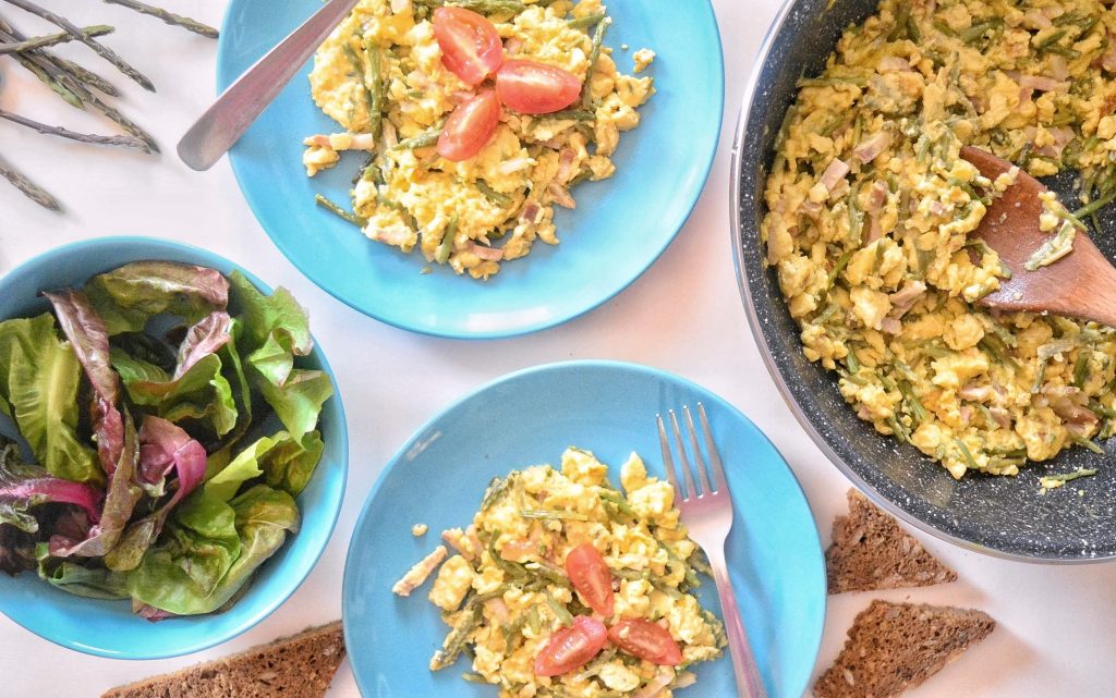 Fritaja sa šparogama