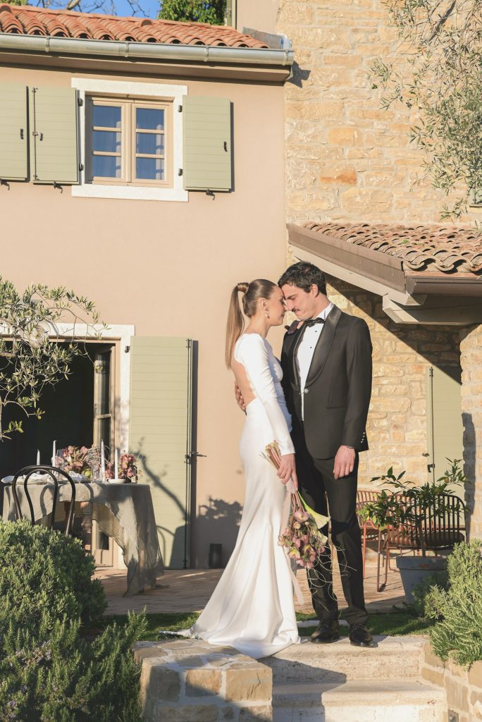 Intimno vjenčanje u Istri San Canzian spremanje mladenaca