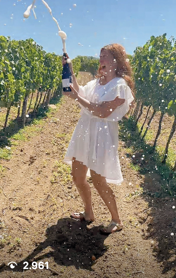 Tea Mamika u vinogradu tijekom promocije Zigante vina