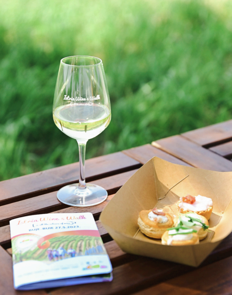 Čaša vina i zalogaji na manifestaciji Istria Wine&Walk